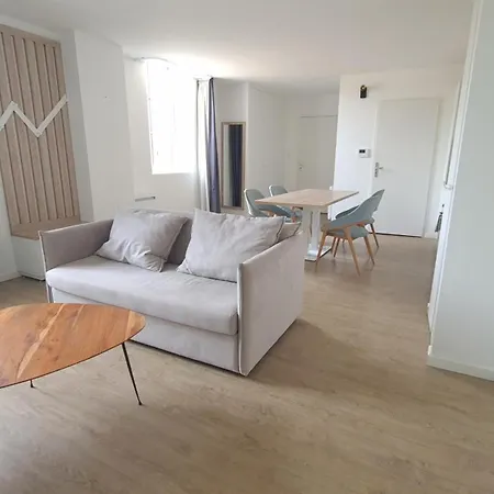 Apartman Premiere Pierre Verdelais