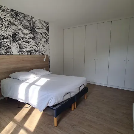 Premiere Pierre Apartman *